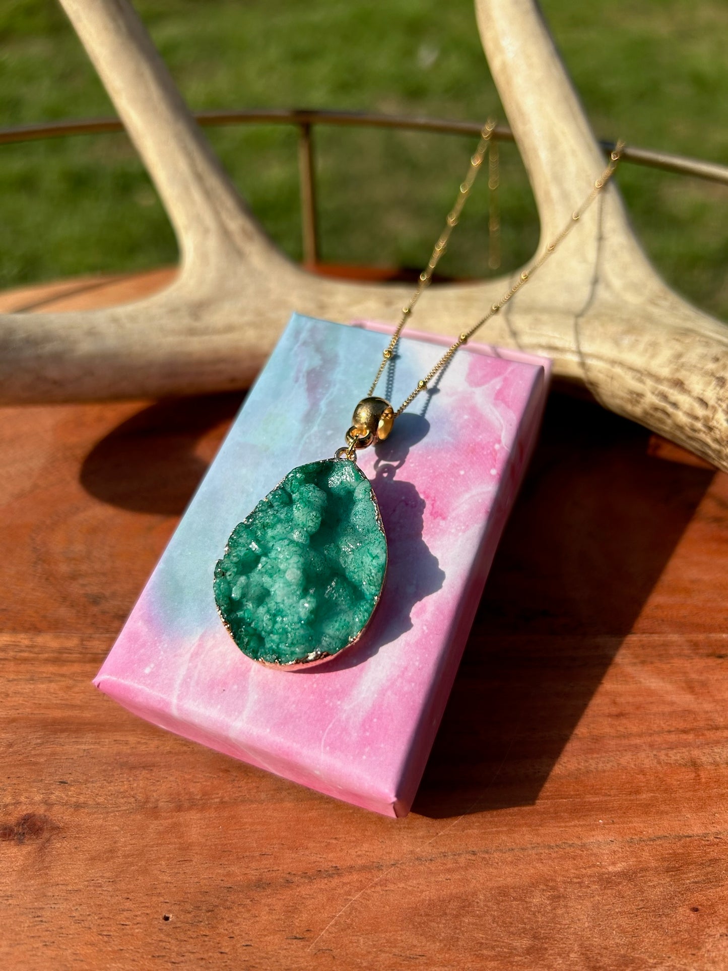 boho, boho jewelry, western apparel, western, statement jewelry, necklace, stainless steel chain, green geode