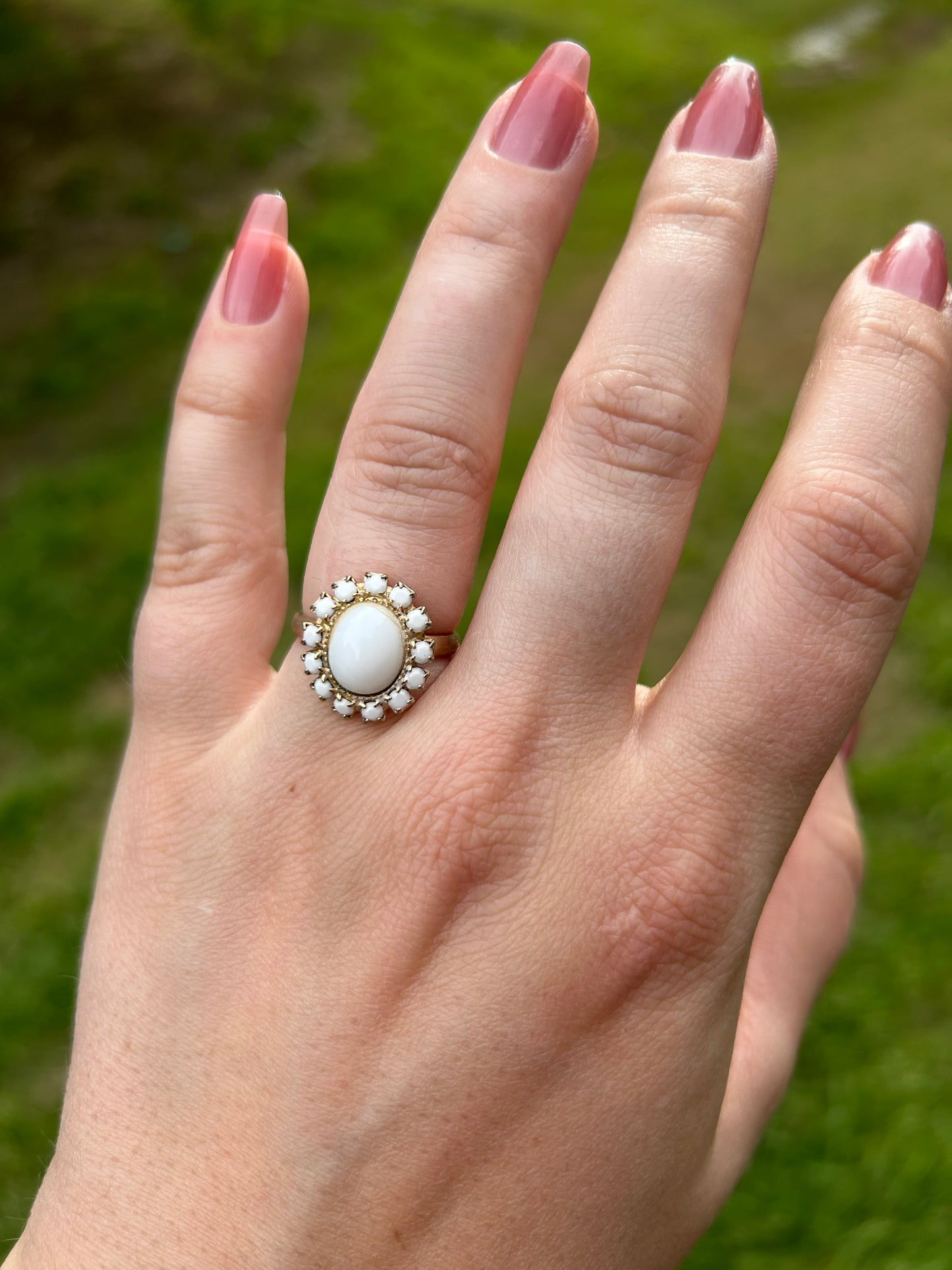 boho, boho jewelry, western apparel, western, statement jewelry, vintage ring, size 7, white pendant ring, ring