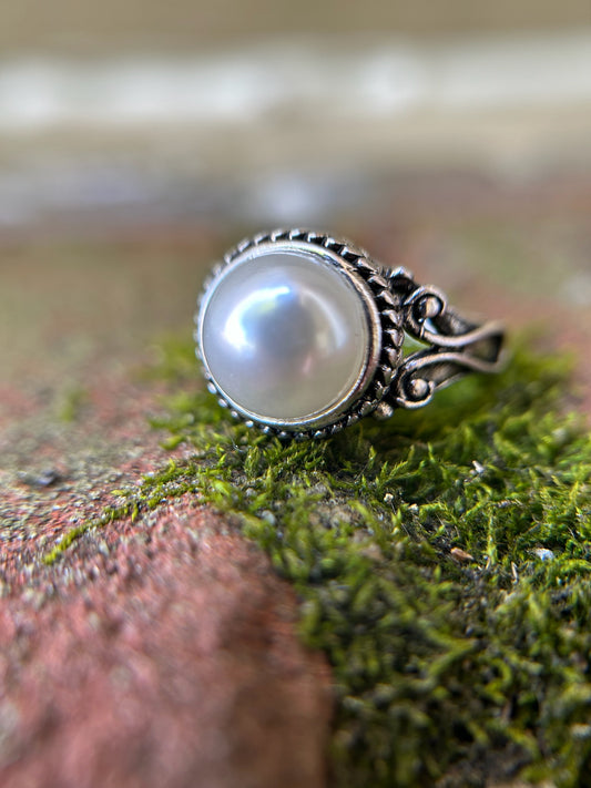 boho, boho jewelry, western apparel, western, ring, statement ring, turquoise, pearl colored centerpiece ring, size 7.5