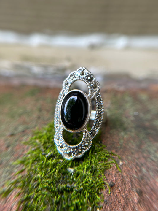 Noir Elegance Ring