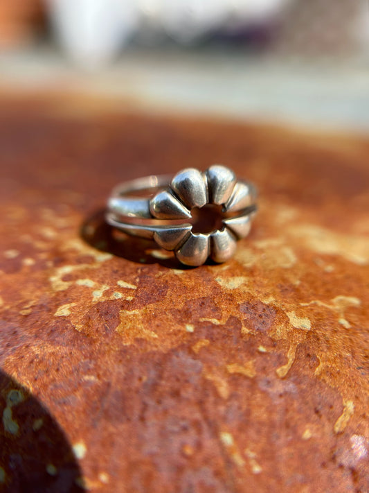 boho, boho jewelry, western apparel, western, ring, statement ring, sterling ring, sterling silver jewelry, size 7.5, flower ring