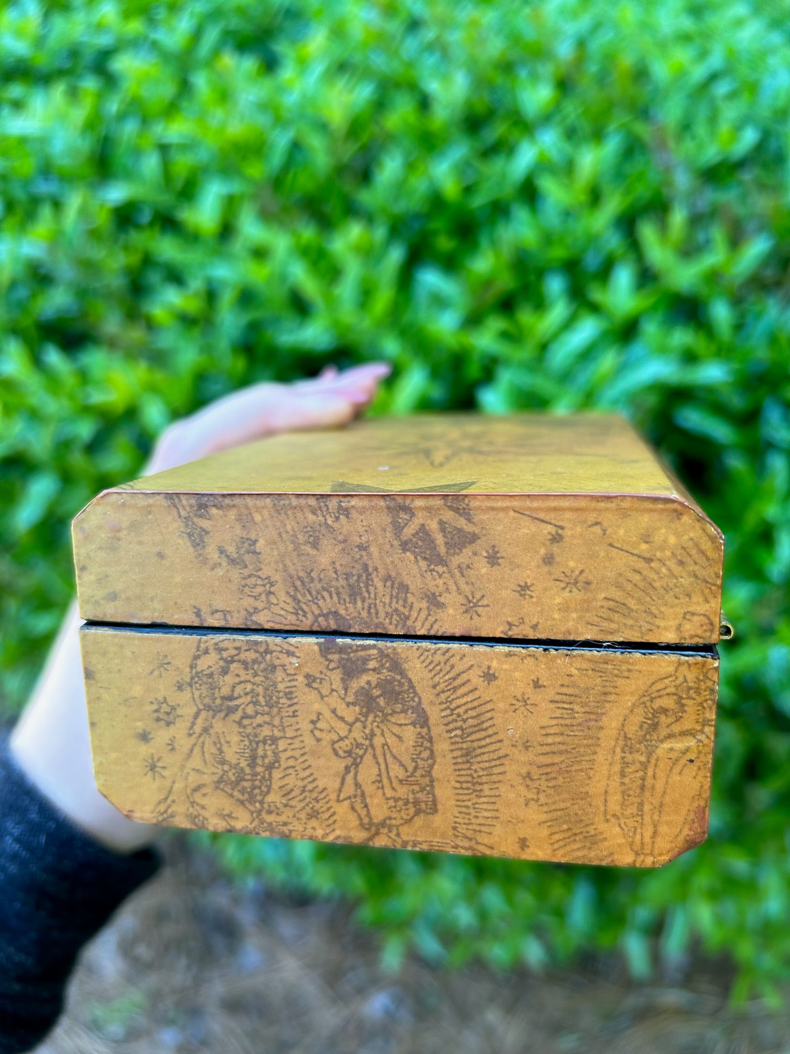 boho, boho jewelry, minimalist shopping, western apparel, western, unique jewelry, jewelry for sale, western style jewelry box, bohemian style jewelry box, antique finds